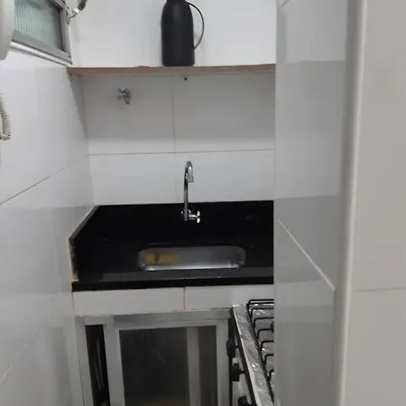 Quarto E Sala A Uma Quadra Da Praia Copacabana Posto 02 Rio de Janeiro Exterior foto