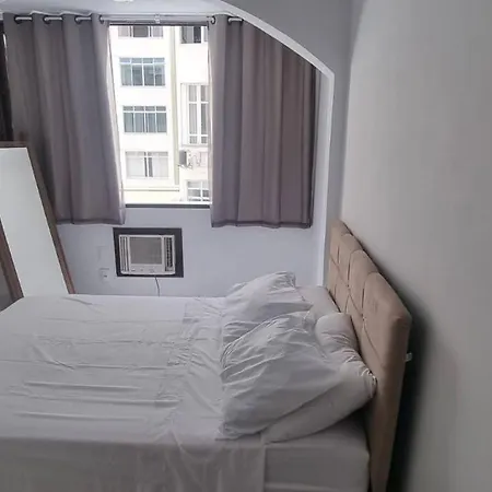 Quarto E Sala A Uma Quadra Da Praia Copacabana Posto 02 Rio de Janeiro Exterior foto
