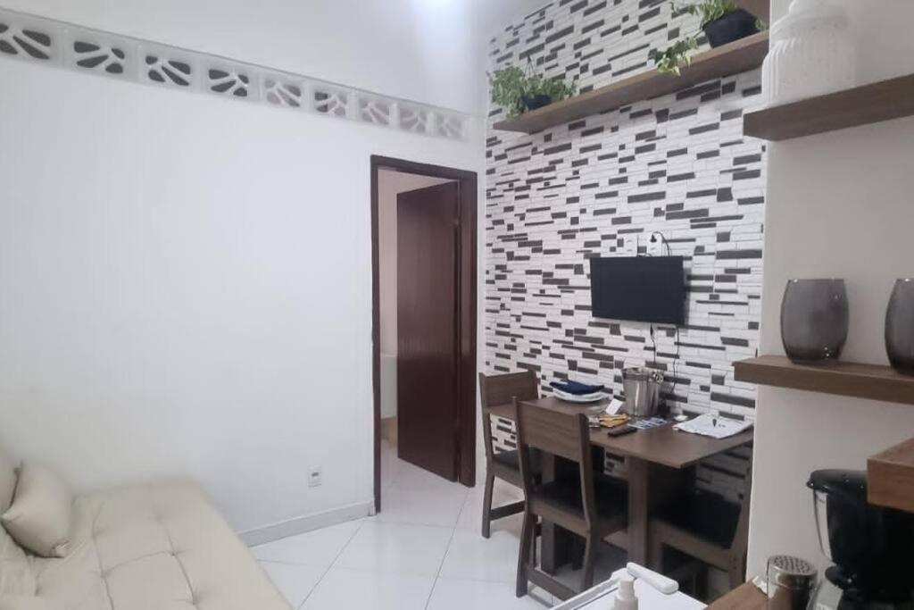 E Sala A Uma Quadra Da Copacabana Posto 02 *